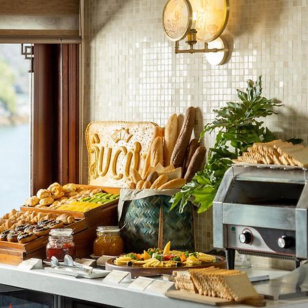 The Au Co Cruise - Managed By Bhaya Cruise Hotell Ha Long Eksteriør bilde