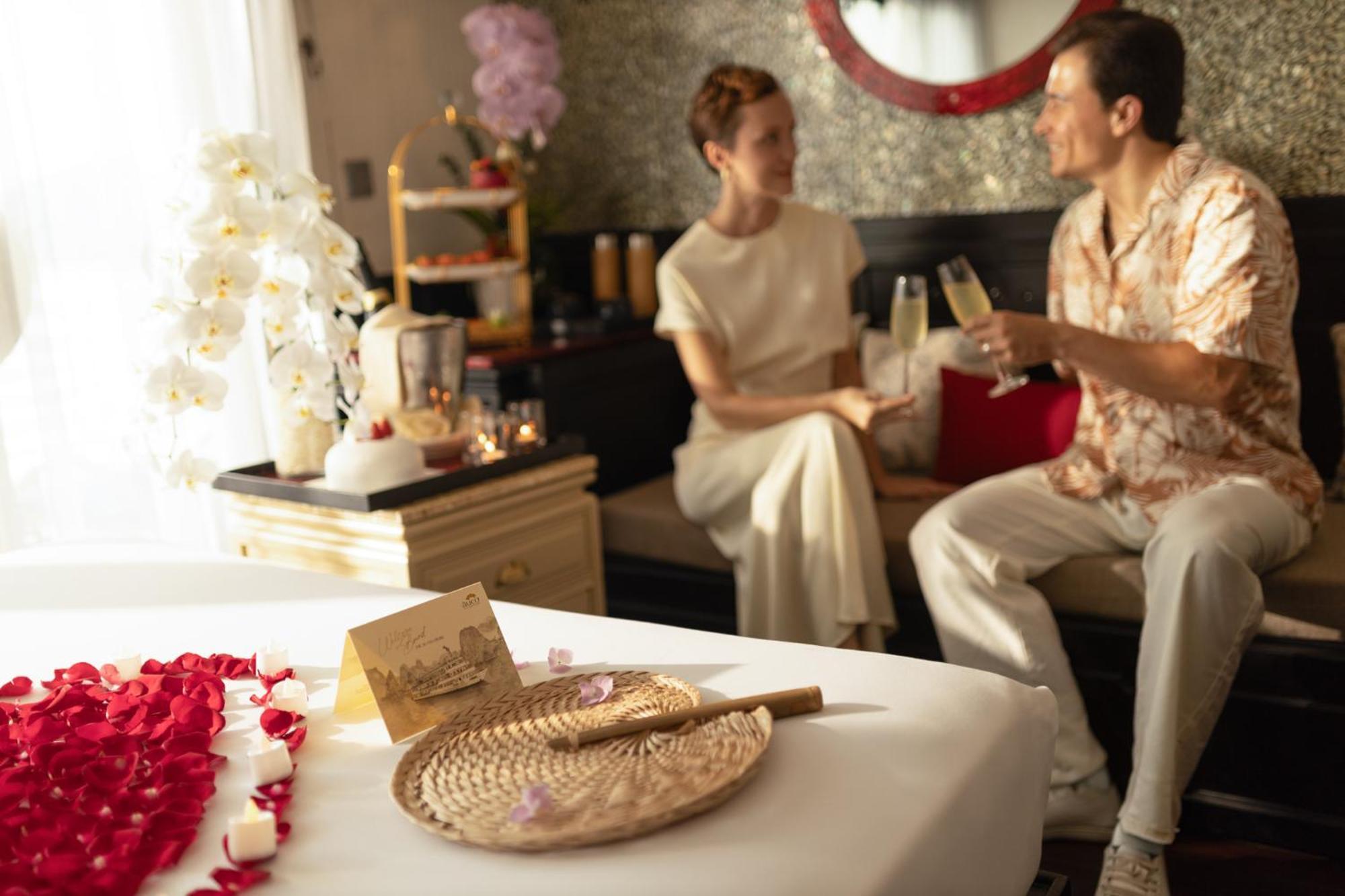 The Au Co Cruise - Managed By Bhaya Cruise Hotell Ha Long Eksteriør bilde