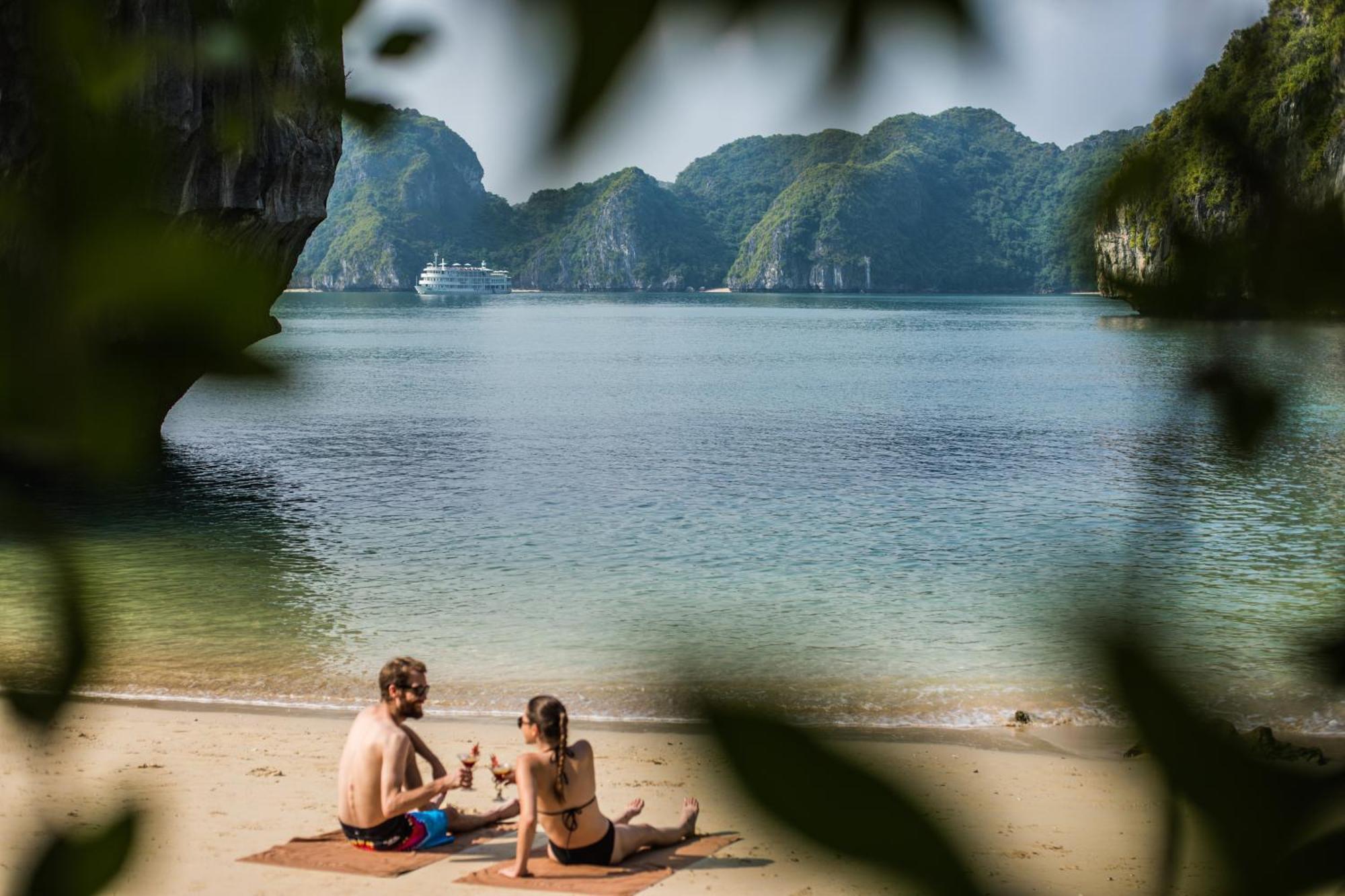 The Au Co Cruise - Managed By Bhaya Cruise Hotell Ha Long Eksteriør bilde